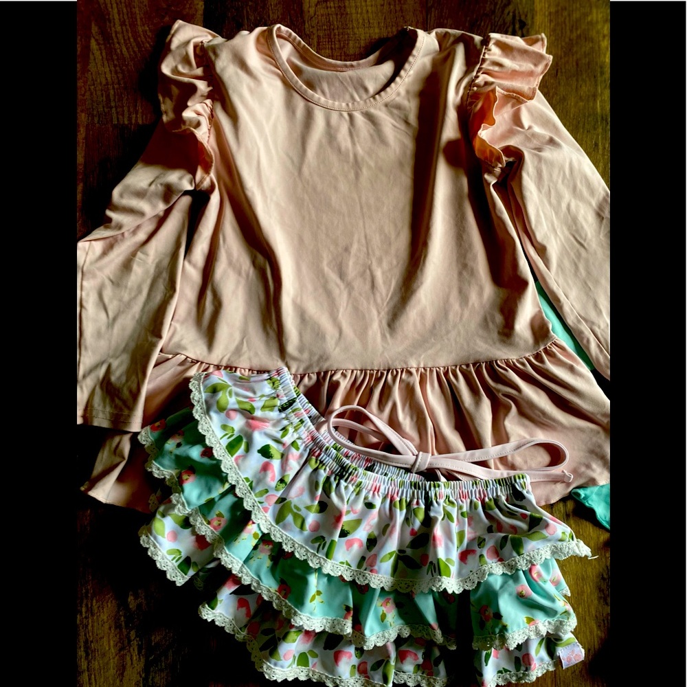 Shrimp & Grits Rashguard & Ruffle Swim